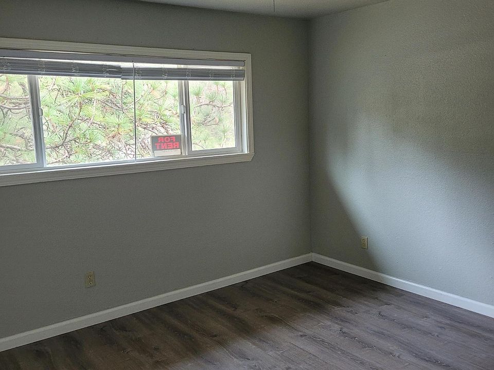 1st image of 2848 Manor Dr #C