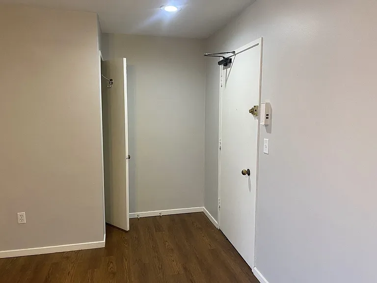 Lexington Hills Apartments — Photo 85