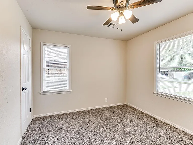 2221 Churchill Pl — Photo 11