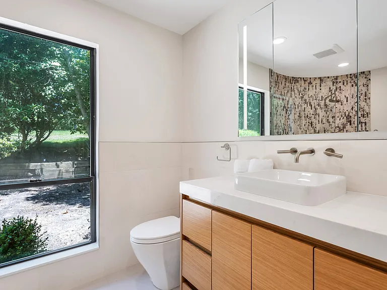 94 Peconic Hills Dr — Photo 20