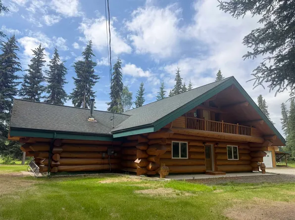 1855 Persinger Dr, North Pole, AK 99705