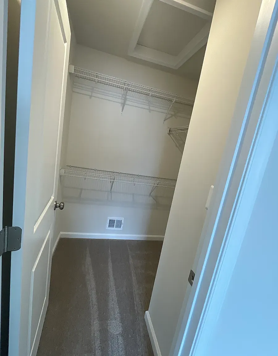 3 bed, 1700 sqft, $1,100 — Photo 3