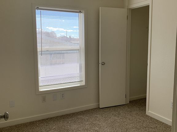 5th image of 371 N Lincoln St #1