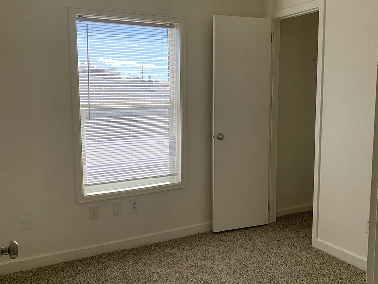 371 N Lincoln St #1 — Photo 5