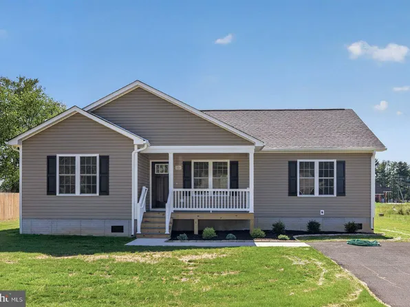 101 8th St, Grottoes, VA 24441