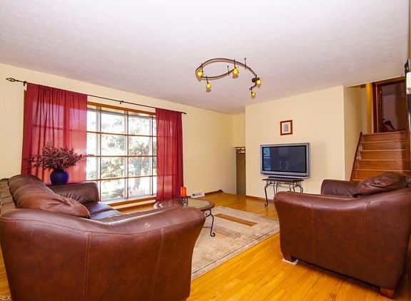 4th image of 2101 Coventry Dr