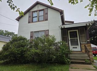 706 W 11th Ave, Oshkosh, WI 54902