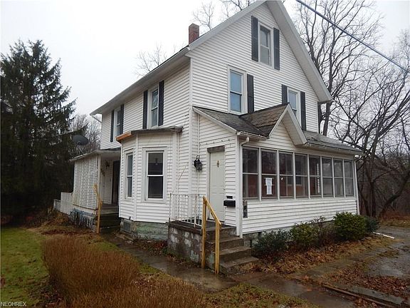 3rd image of 160 Crown Hill Ave