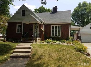 133 N Elmwood Rd, Farmington, IL 61531