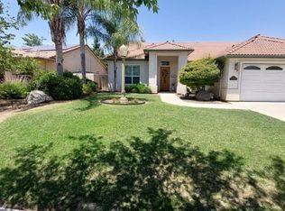 3222 W Oakridge Ave, Visalia, CA