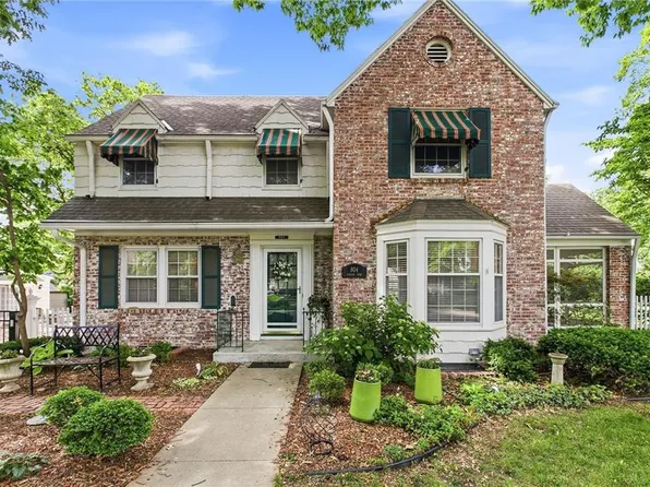 804 Romany Rd, Kansas City, MO 64113