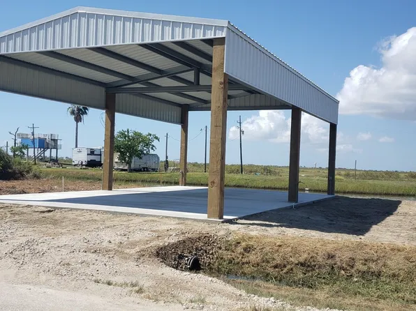 1229 N Jacks Rd, Crystal Beach, TX 77650