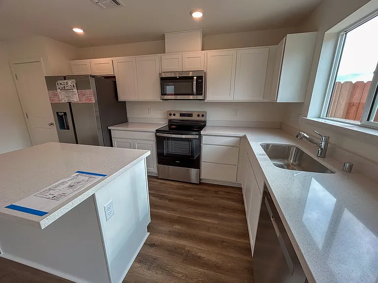 847 Congaree Ln — Photo 2
