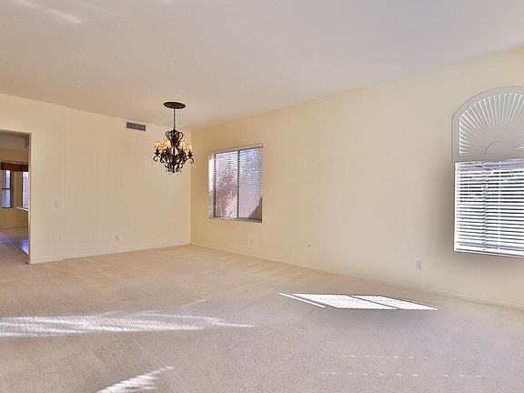 5th image of 1304 W Windsong Dr
