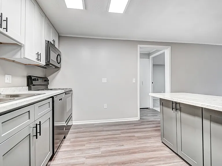 Poplar Ridge Apartments — Photo 9