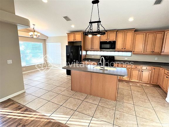 4th image of 33108 Irongate Dr