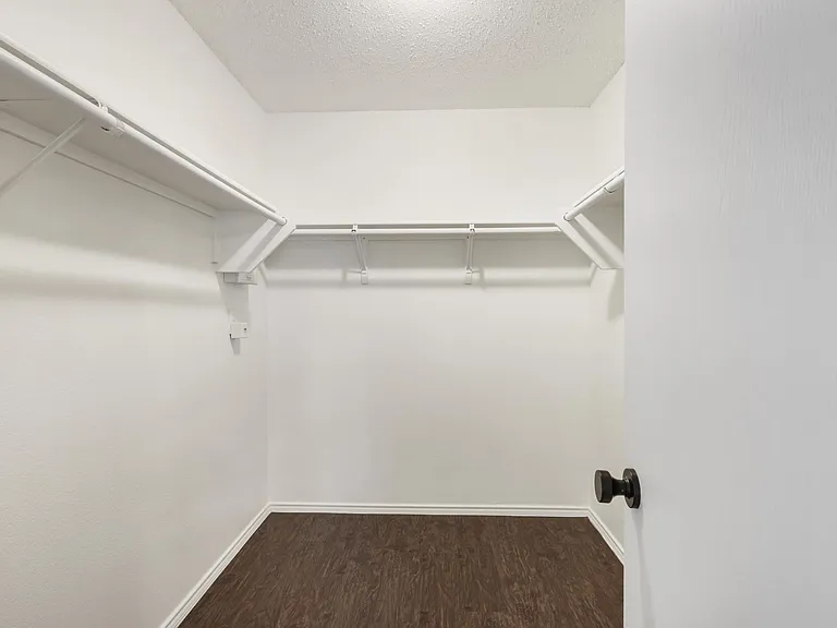 4816 Waterford Dr — Photo 21