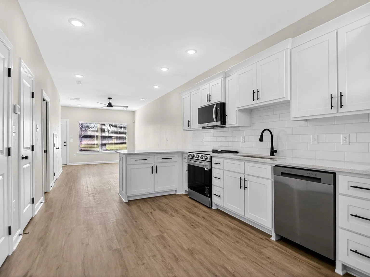 Leasing Now - New Townhomes, North Little Rock Argenta Arts Area — Photo 4