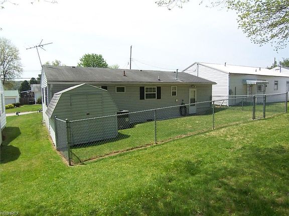3rd image of 2613 Broadway Ext
