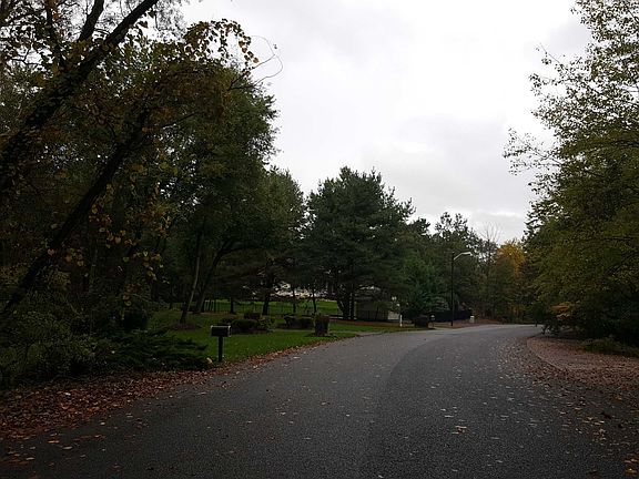 3rd image of 65 Berkshire Dr