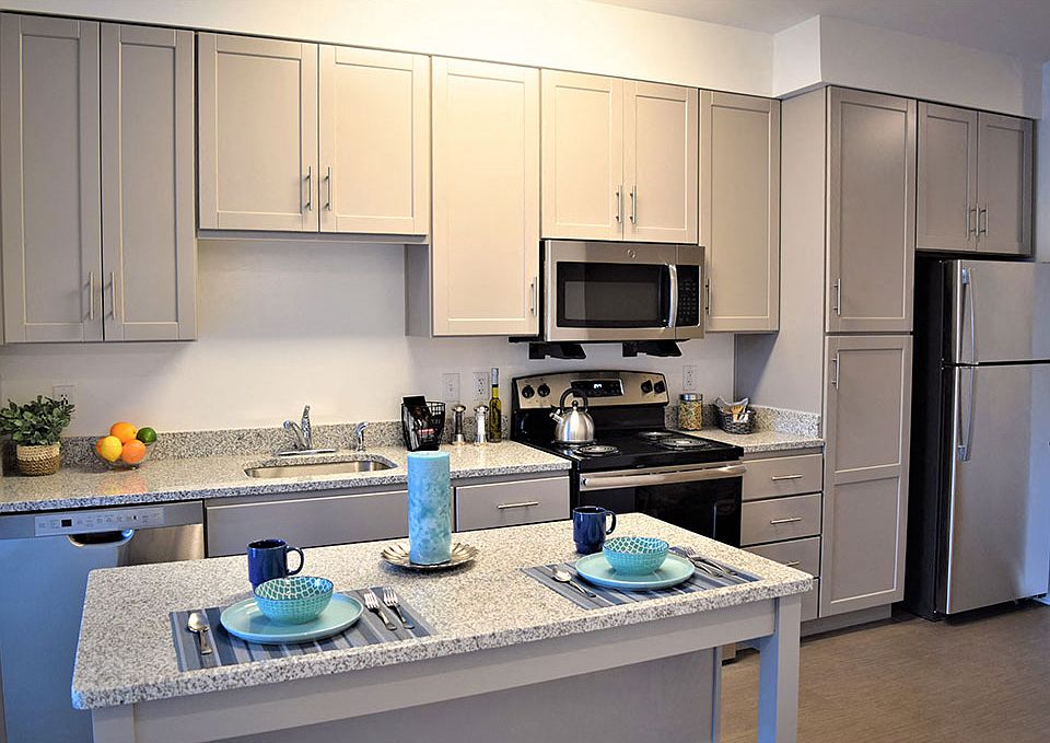 1st image of 2910 S Glebe Rd #109