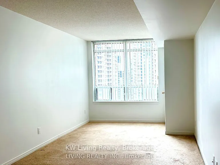 33 Empress Ave #808 — Photo 9