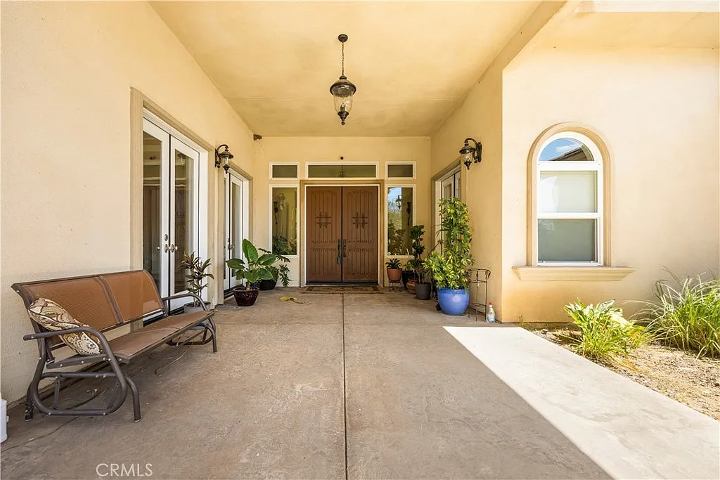 5 bed, 4380 sqft, $10,000 — Photo 3