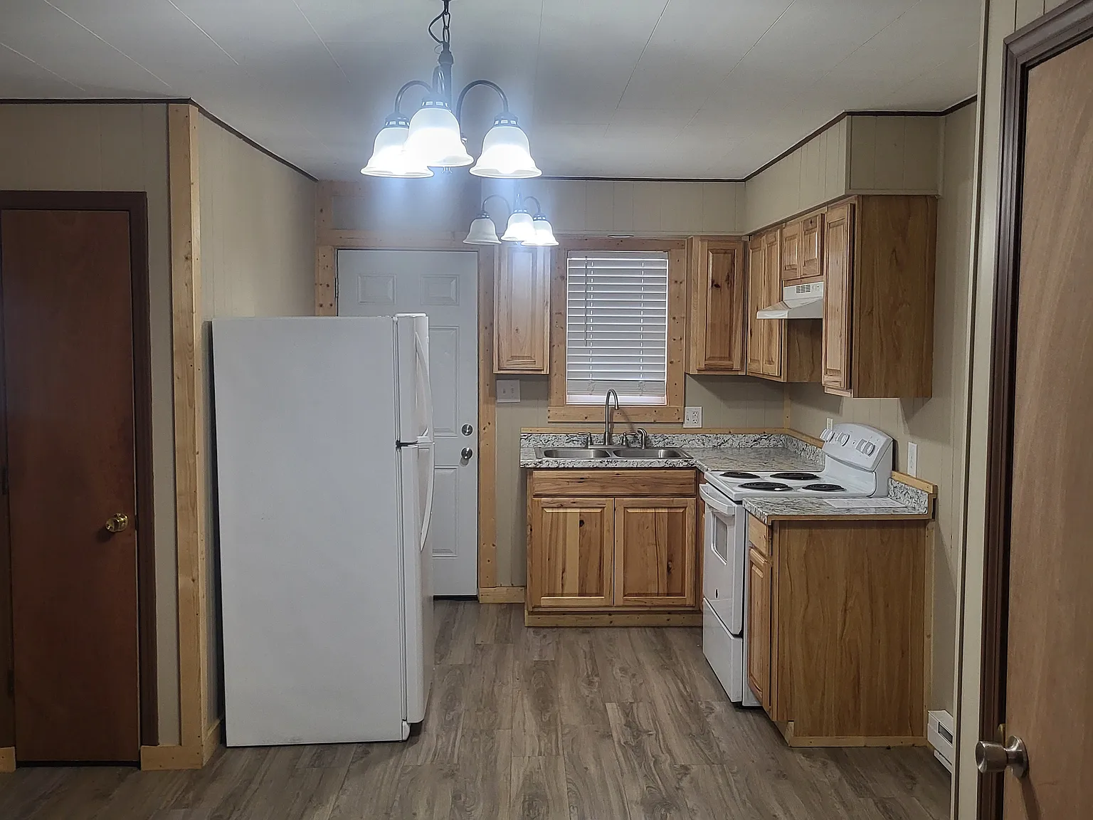 2 bed, 700 sqft, $800 — Photo 2