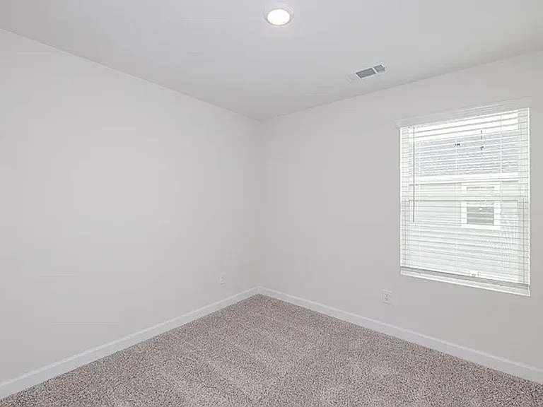 4415 Millennium Ave — Photo 5