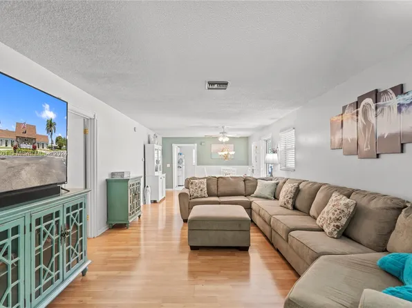 208 Cardinal Ln, Delray Beach, FL 33445