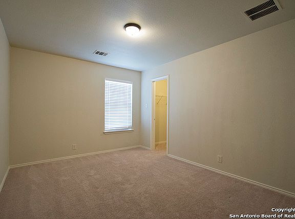 5th image of 302 Birkdale Dr