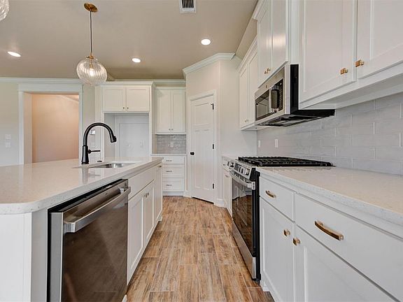 7th image of this home