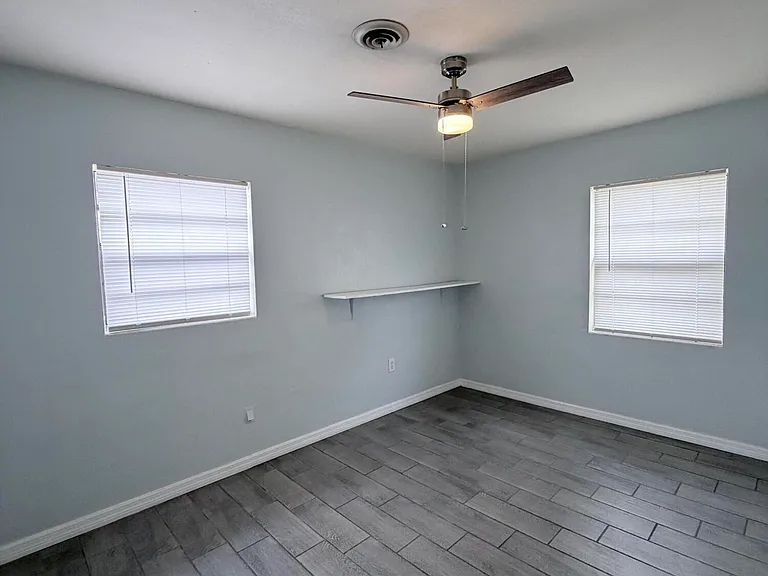 1717 La Marche Dr — Photo 20