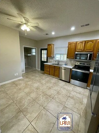 4646 Bees Creek Rd — Photo 7