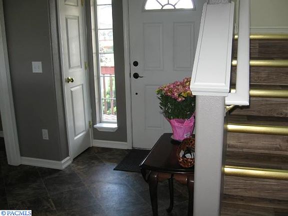 3rd image of 1540 NW Canyon View Dr