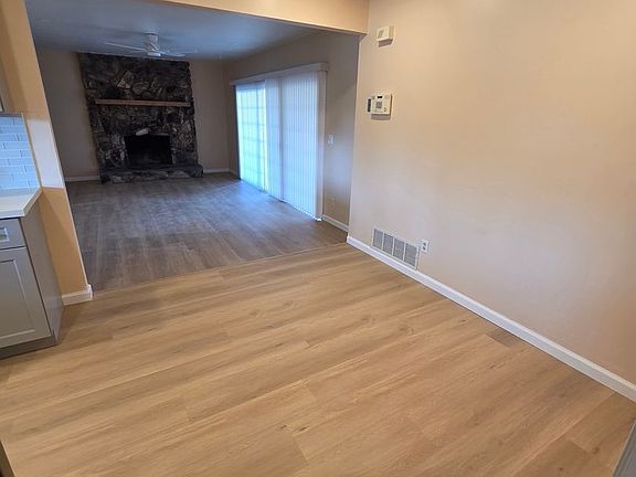 4th image of 1525 Lavender Ln