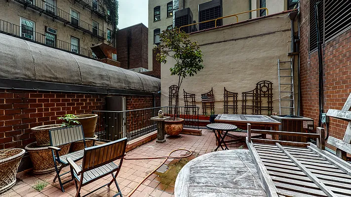 Rented by Green Line Realty | media 14