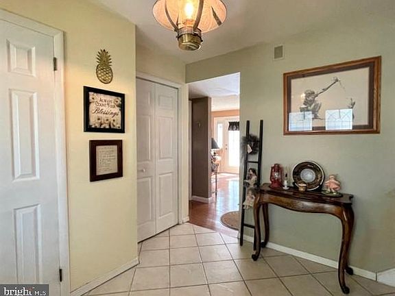 5th image of 2443 Quail St