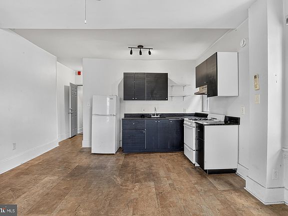 5th image of 129 W Susquehanna Ave APT 2R