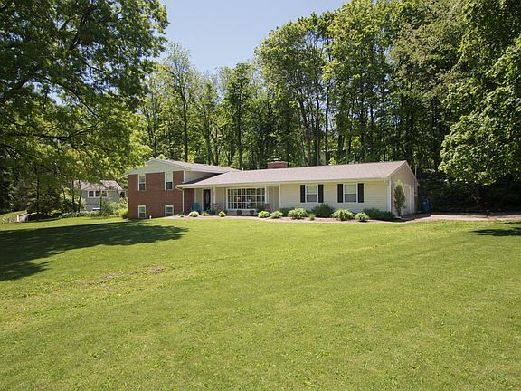 5th image of 2041 Hillsdale Ave