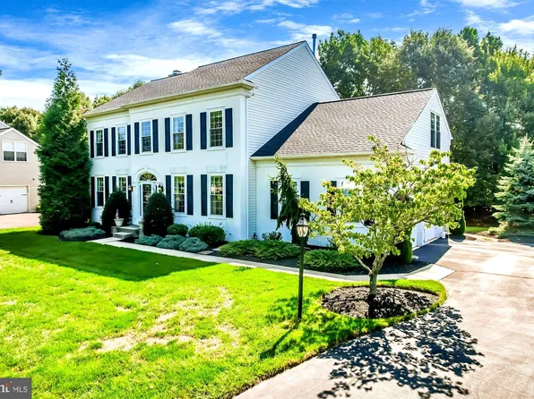 609 Dunburry Dr, Ambler, PA 19002
