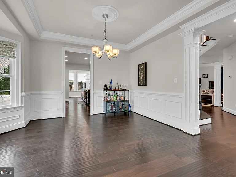 14611 Highbury Ln — Photo 10