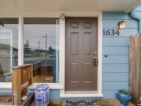 4th image of 1634 West Ave