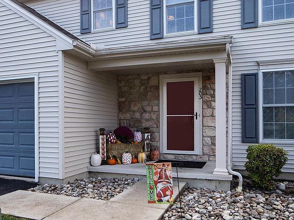 4th image of 205 Edenderry Way