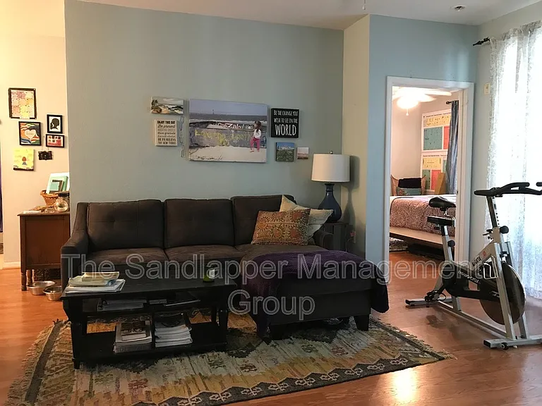 60 Fenwick Hall Aly #426 — Photo 2