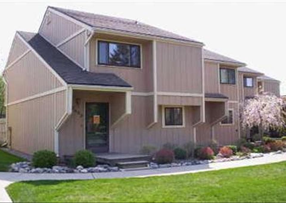 2nd image of 2602 Ridgecroft Dr SE