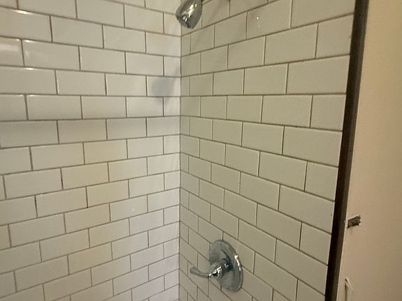 5th image of 1508 Cedar Ave #1R