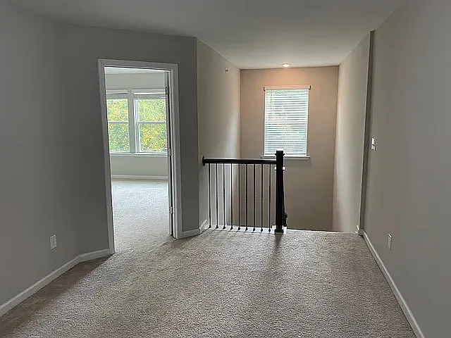 1368 Endicott Ct — Photo 25