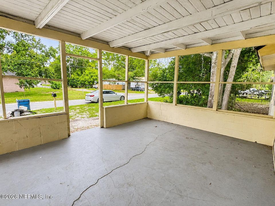 4th image of 957 ODESSA Drive E