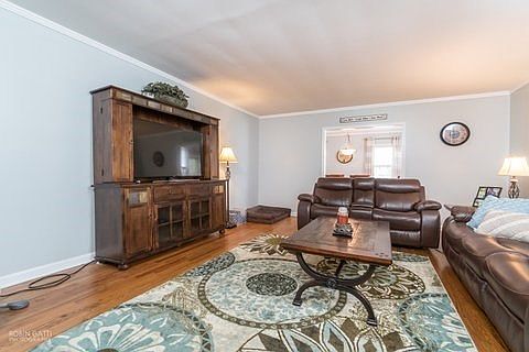 4th image of 2938 King Alfred Dr